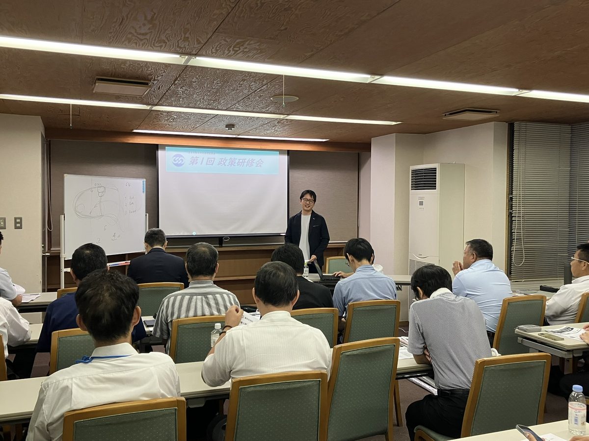 講演する大久保 園明 氏（VoyageBright合同会社）